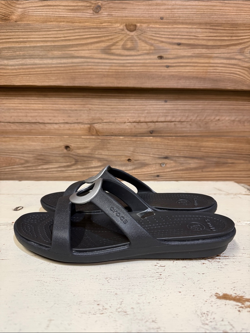 CROCS Sanrah Beveled Circle Sandals - Picture 6 of 10